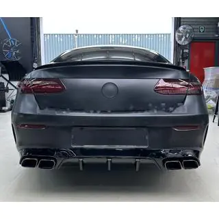 Aizmugurējais difuzors Black ar izplūdes uzgaļiem Black (AMG63 Design)