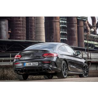 Aizmugurējais difuzors ar izplūdes uzgaļiem (coupé AMG43 dizains) foto 1