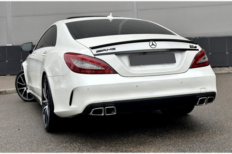 Mercedes CLS C218 2011–2018 Aizmugurējais difuzors ar izplūdes uzgaļiem Black (2015-2018, CLS63 dizains) Image