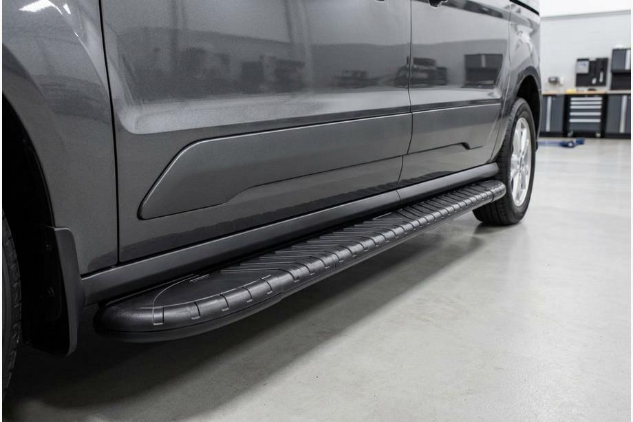 Ford Connect 2021– Sānu pakāpieni Bosphorus Black (2 gab., alumīnijs) Standarta bāze Image