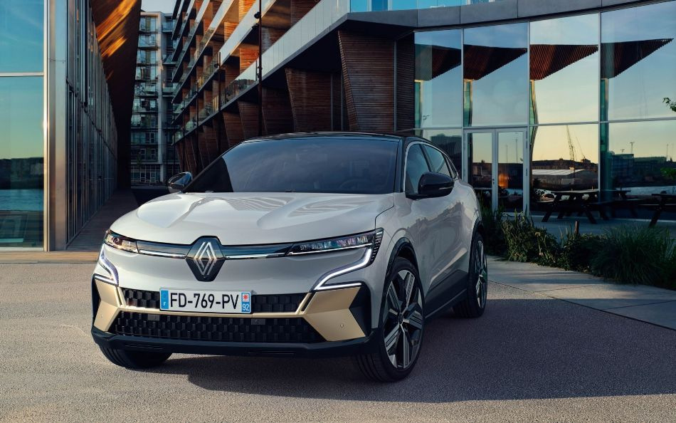 Renault Megane E-Tech Electric hečbeka apskats