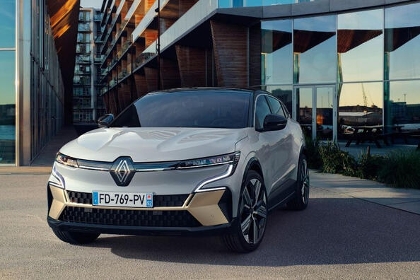 Renault Megane E-Tech Electric hečbeka apskats