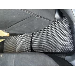 EVA auto paklājiņi (melni) Mitsubishi Outlander 2001–2006 foto 4