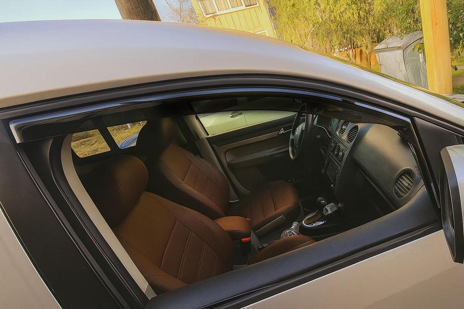 Volkswagen Caddy 2010–2015 Logu vēja deflektori ieliekamie Niken Luxury (2 gab.) Foto 1