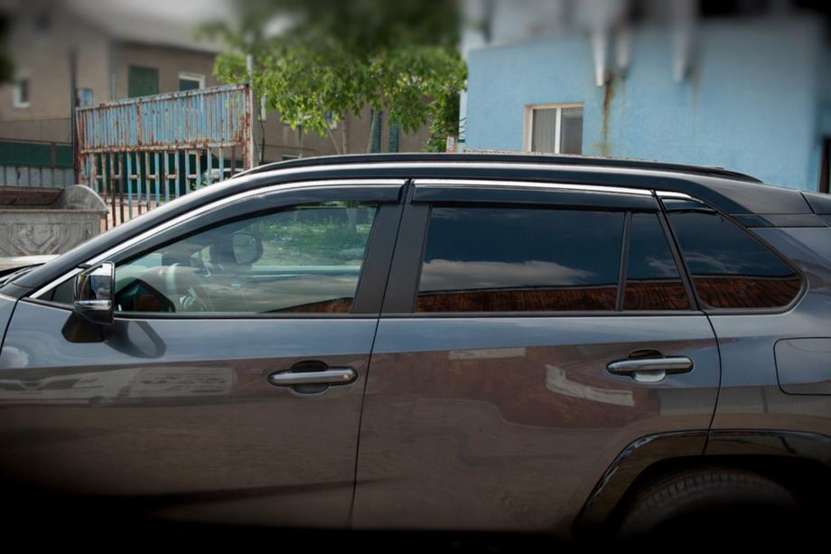Toyota Rav 4 2019–2025 Logu vēja deflektori ar hromētu moldingu Niken Luxury (6 gab.) Image