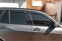 BMW X5 G05 2019–2026 Ievietojamie logu vēja deflektori Niken Luxury (4 gab.) foto 8