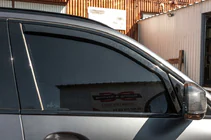 BMW X5 G05 2019–2026 Ievietojamie logu vēja deflektori Niken Luxury (4 gab.) foto 2