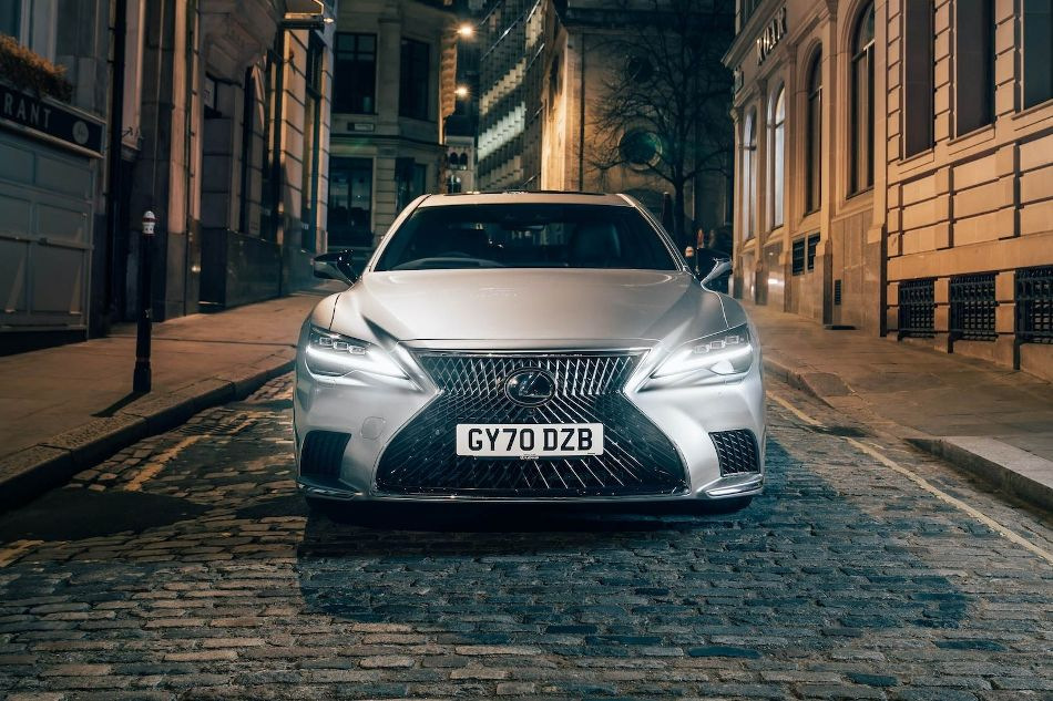 Pārskats par piektās paaudzes Lexus LS feisliftu