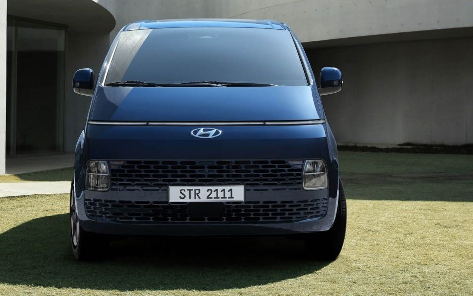 Hyundai Staria apskats: jauns skatījums uz miniveniem