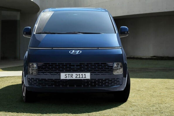 Hyundai Staria apskats: jauns skatījums uz miniveniem