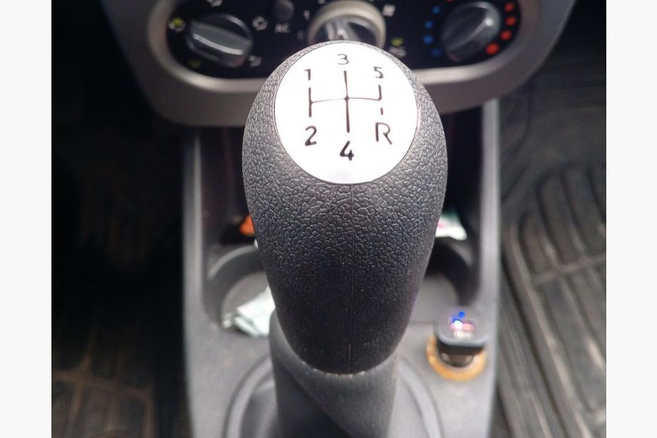 Dacia Sandero 2007–2013 Pārnesumkloķa rokturis 8200079112 (melns ar pelēku) Image