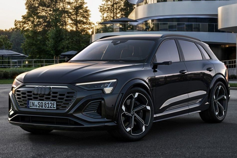 Elektriskā sportiskā krosovera Audi SQ8 e-tron apskats