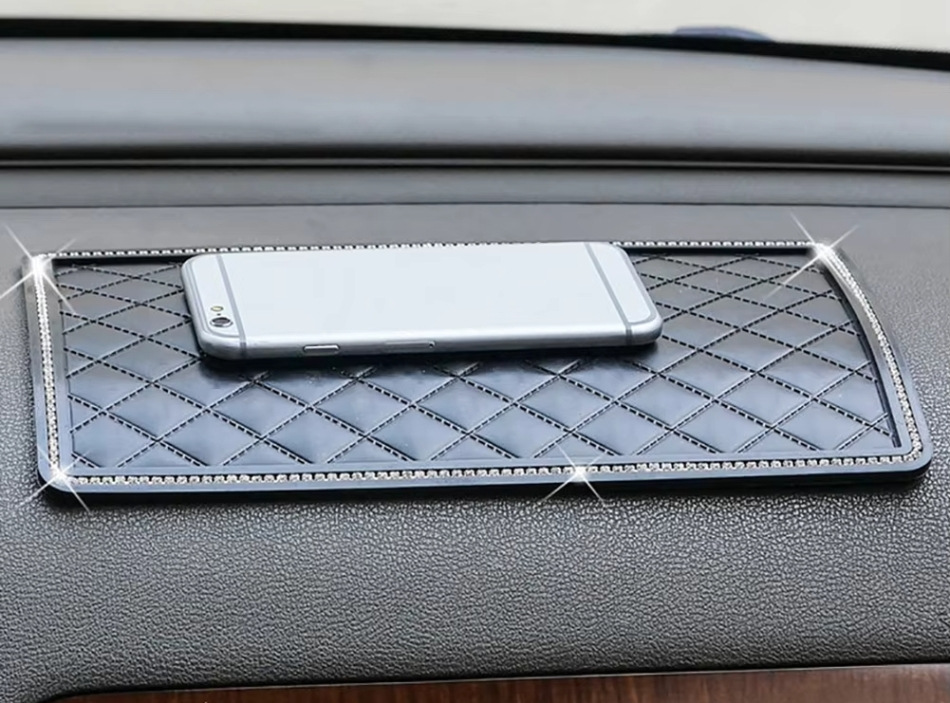 Neslīdošo auto paklājiņu priekšrocības