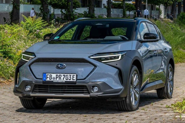 Elektriskā krosovera Subaru Solterra apskats