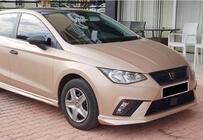 Seat Ibiza 2010–2017 DPT V-3 priekšējā lip uzlika (spīdīgi melna) foto 2