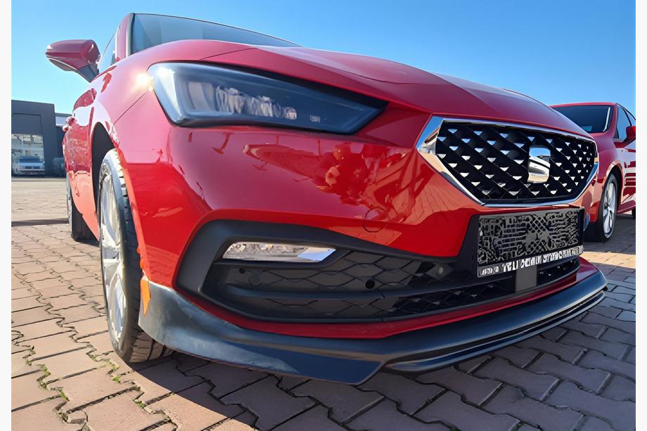 Seat Leon 2020– Priekšējā bampera lūpas spoilers DPT V-1 (spīdīgi melns) Image