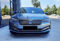 Skoda Superb 2015–2024 Priekšējā bampera lipa DPT V-3 (2015-2020, melns spīdīgs) foto 5