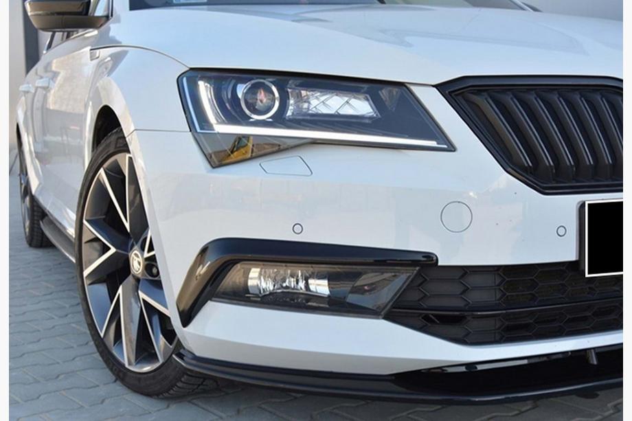 Skoda Superb 2015–2024 Priekšējā bampera lūpas spoileris DPT V-4 (2015-2020, spīdīgi melns) Foto 2