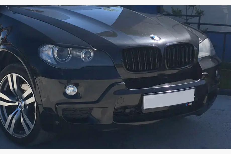 BMW X5 E70 2007–2013 Nieres restes M-Look (spīdīgi melnas) Foto 1