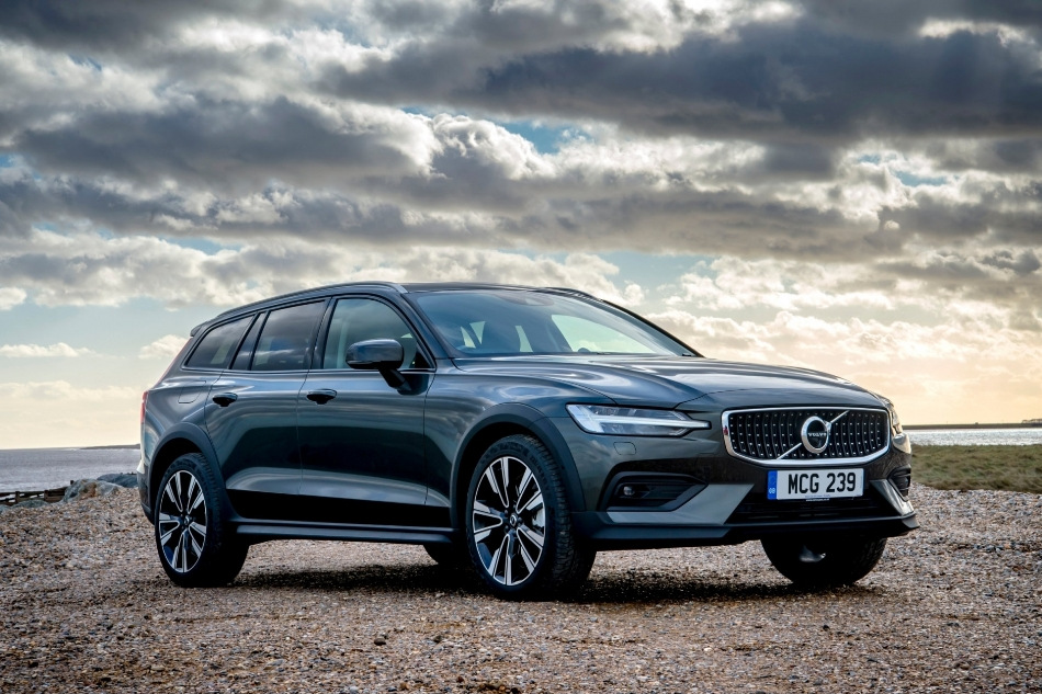 Otrās paaudzes Volvo V60 Cross Country – augsts komforta un caurgājamības līmenis