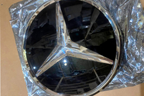 Mercedes GLC Coupe C253 2016–2023 Nocenots – priekšējā emblēma zem stikla, hroma apmale a0008880111 foto 2