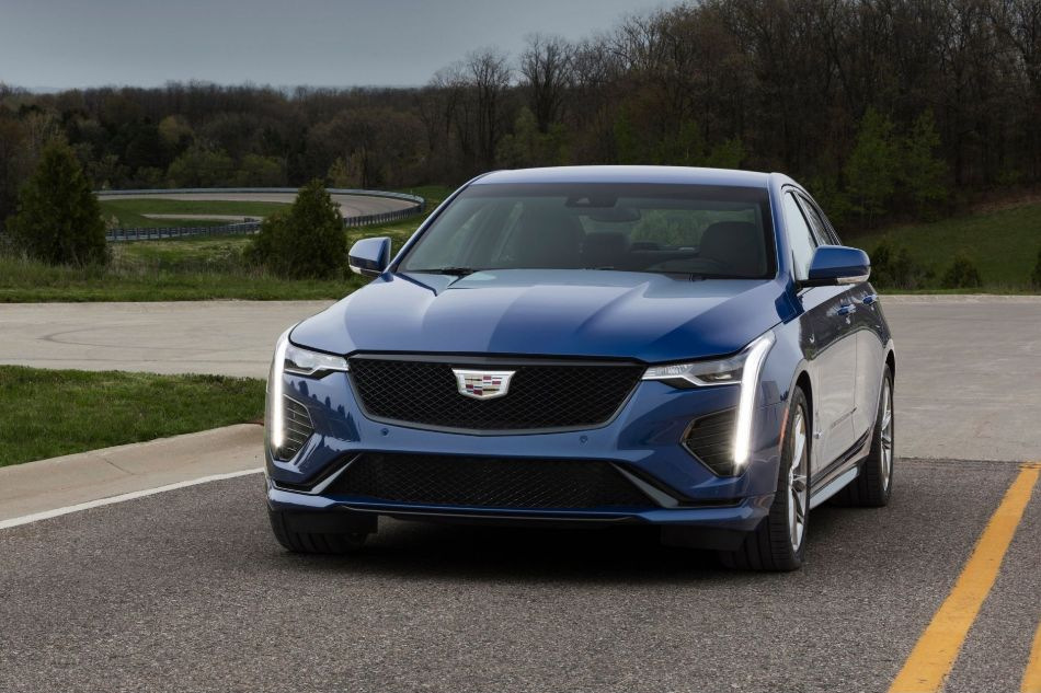 Cadillac CT4 premium sedana apskats