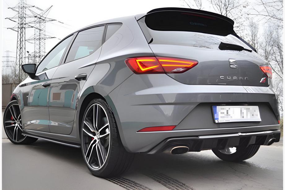 Seat Leon 2013–2020 Aizmugurējais difuzors DPT V-1 (2017-2020, melns spīdīgs) Image