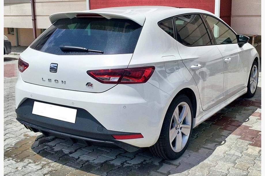 Seat Leon 2013–2020 Aizmugurējais difuzors DPT V-3 (2013-2016, spīdīgi melns) Image