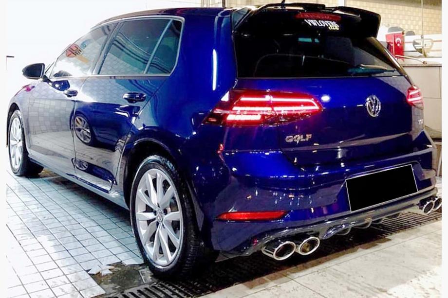 Volkswagen Golf 7/E-Golf 2012–2020 Aizmugurējais difuzors DPT V-1 (2017-2019, melns spīdīgs) Image