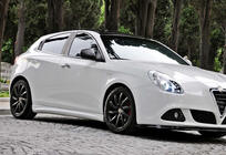 Alfa Romeo Giulietta 2010–2020 DPT sānu sliekšņi (spīdīgi melni) foto 1