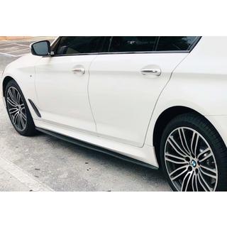 DPT V-1 sliekšņu uzlikas (M-Sport/M5 sliekšņiem, melns spīdīgs) BMW 5. sērija G30/G31 2017–2023 foto 1
