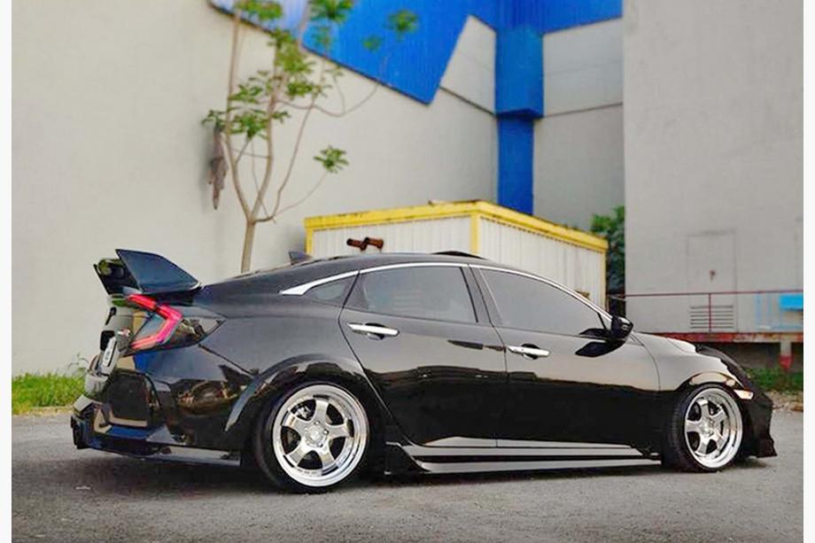 Honda Civic Sedans X 2016–2021 DPT V-4 sānu sliekšņi (melns spīdīgs) Foto 2