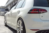 Volkswagen Golf 7/E-Golf 2012–2020 Sānu sliekšņu uzlikas DPT V-2 (spīdīgi melnas) foto 3