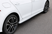 Volkswagen Golf 7/E-Golf 2012–2020 DPT V-4 sānu sliekšņi (melns spīdīgs) foto 1