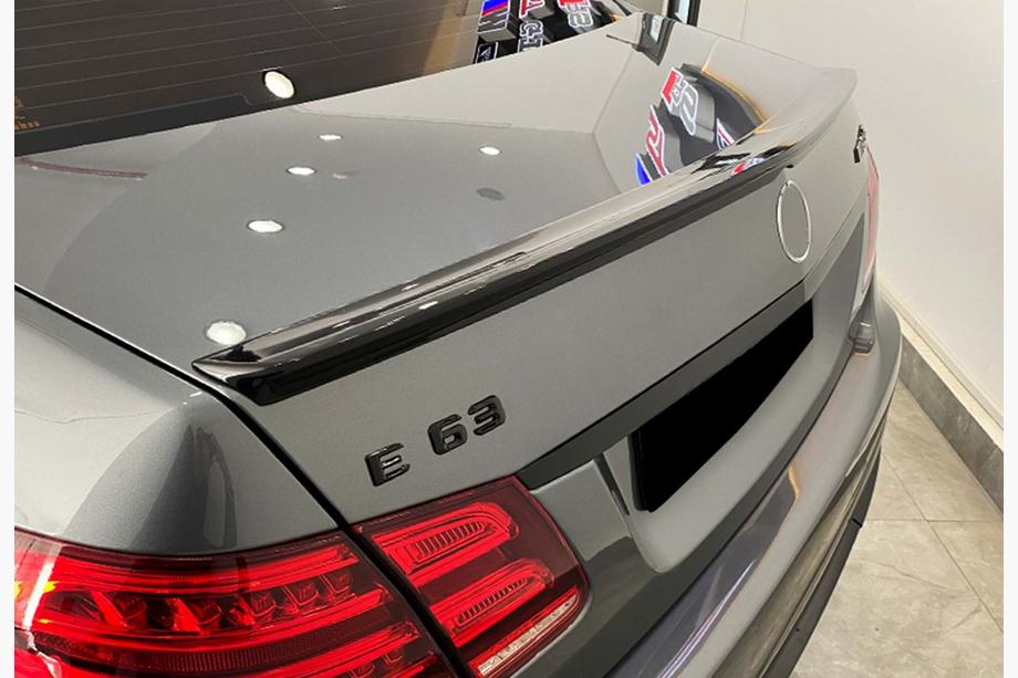 Mercedes E-class W212 2009–2016 Spoileris DPT V-1 (spīdīgi melns) Image
