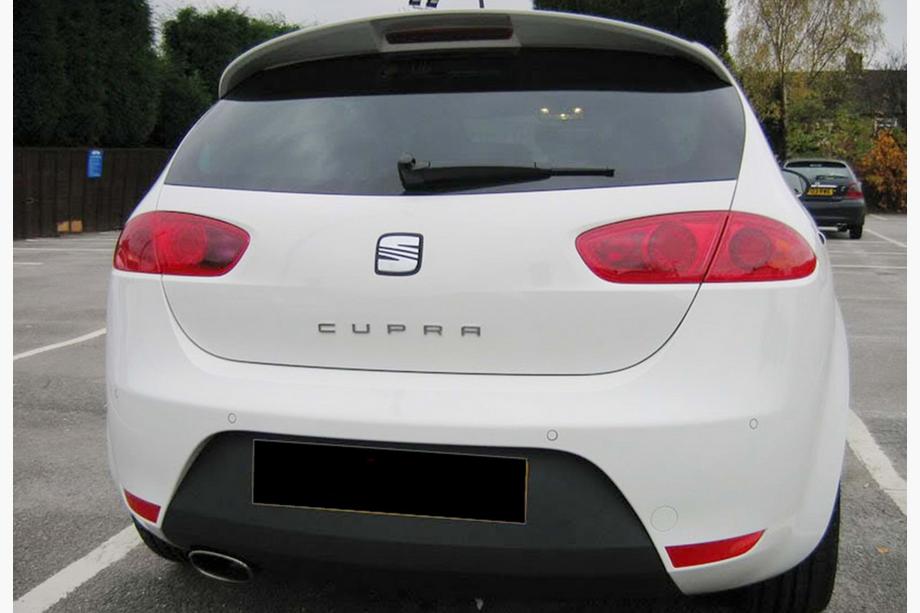 Seat Leon 2005–2012 Spoileris DPT V-4 (2009-2012, spīdīgi melns) Image