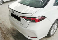 Toyota Corolla 2019– DPT spoileris (spīdīgi melns) foto 2