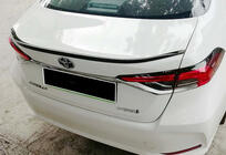 Toyota Corolla 2019– DPT spoileris (spīdīgi melns) foto 1