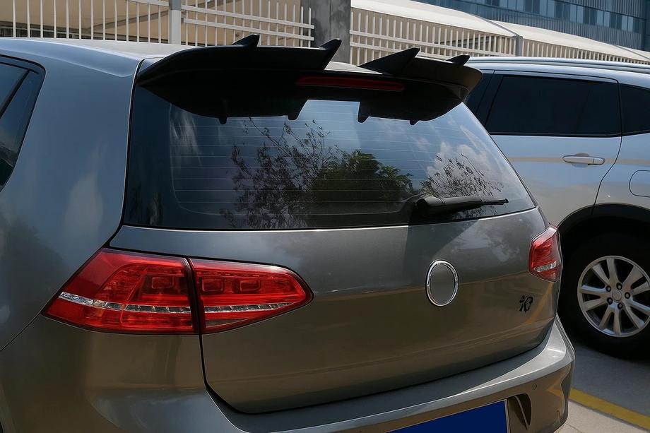 Volkswagen Golf 7/E-Golf 2012–2020 Spoileris DPT V-7 (Base HB, spīdīgi melns) Foto 2