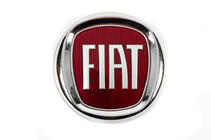 Fiat Emblēma (sarkana, ar tapu) 95 mm foto 1