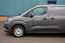 Opel Combo 2019– Logu apmales Omsa Line (2 gab., nerūsējošais tērauds) foto 6