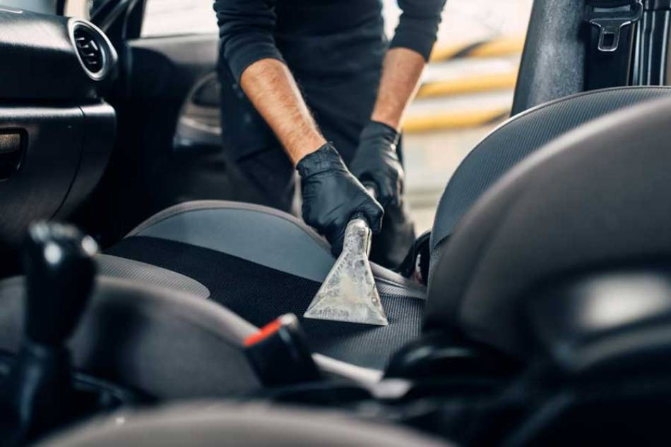 Cik bieži jāveic auto salona ķīmiskā tīrīšana?