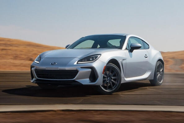 Subaru BRZ II paaudze: sporta kupeja īstiem entuziastiem Foto 1