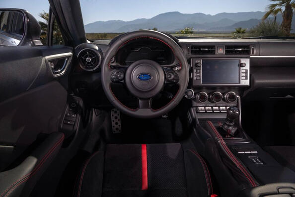 Subaru BRZ II paaudze: sporta kupeja īstiem entuziastiem Foto 5