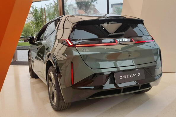 Zeekr X apskats: kompakts krosovers ar premium ambīcijām Foto 3