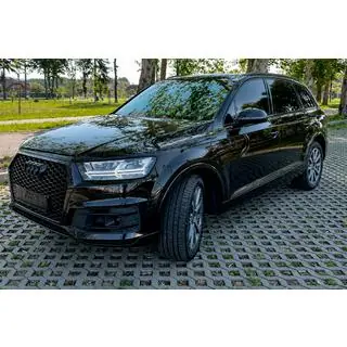 Priekšējais radiatora režģis RSQ7-style (2015-2019, melns)