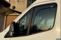 Mercedes Sprinter W907/W910 2018– Ieliekamie logu deflektori (2 gab., HIC) foto 5