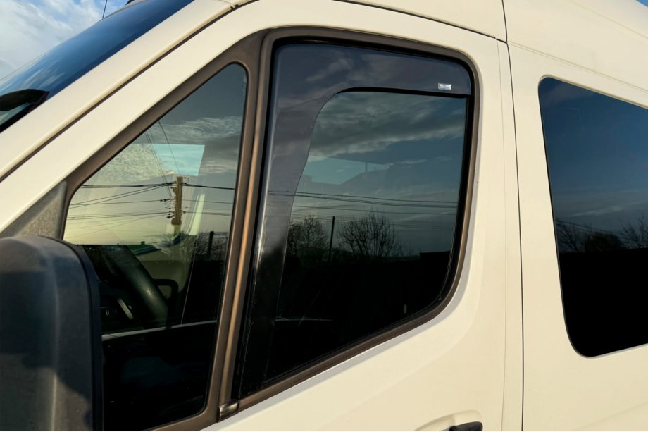 Mercedes Sprinter W907/W910 2018– Ieliekamie logu deflektori (2 gab., HIC) Image