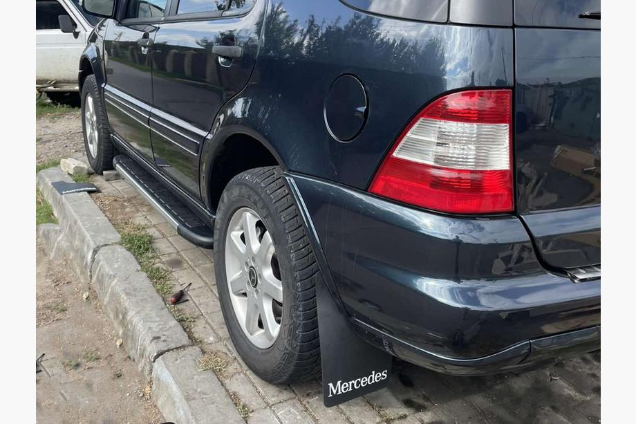 Mercedes-Benz Dubļusargi Polytep (230*375, 2 gab.) Foto 1