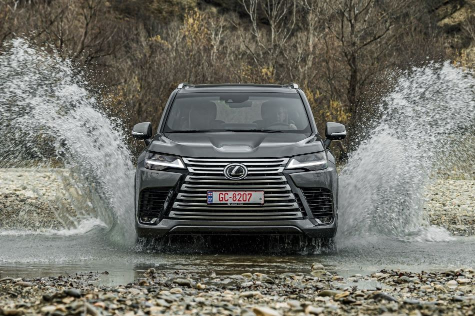 Ceturtās paaudzes Lexus LX apskats